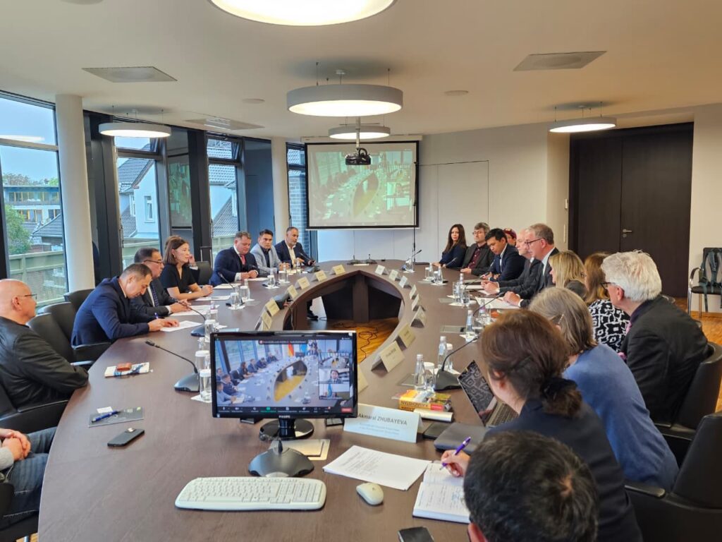 Konferenz in der Botschaft von Kasachstan (Foto: NM / Grosse)