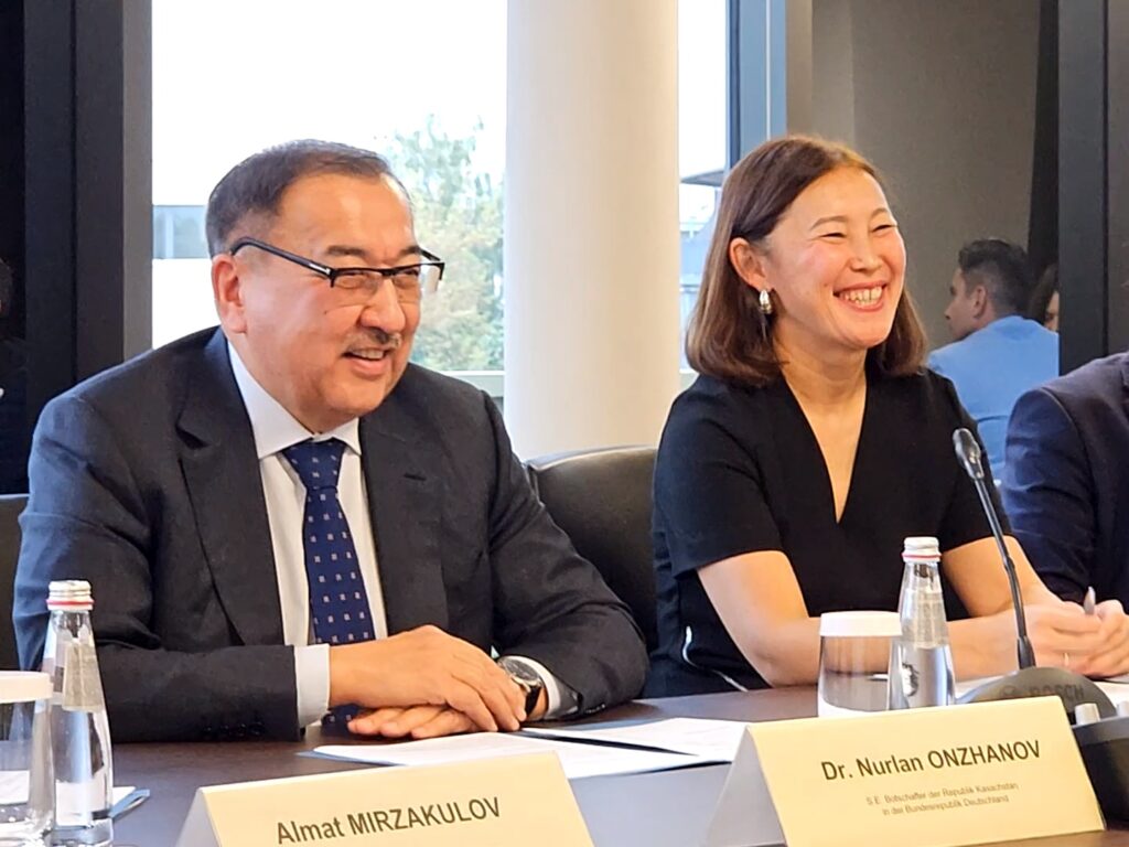 Konferenz in der Botschaft von Kasachstan (Foto: NM / Grosse)