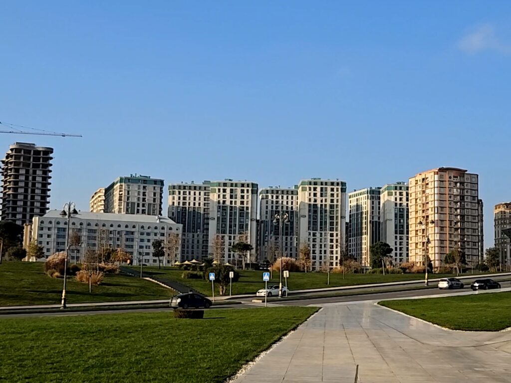 Architektur von Zaha Zadid , das Heydar – Aliyev – Zentrum in Baku (Foto: Christian Grosse)