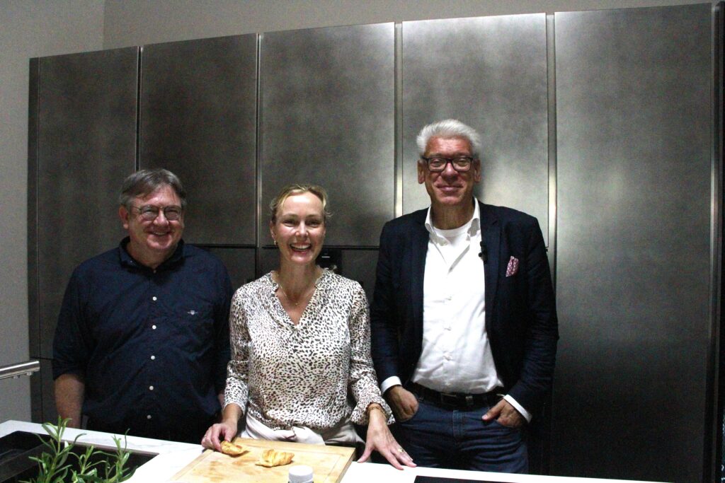 Newsmark 2-25 Manja Schreiner beim Küchen-Studio-Dialog (Foto: NewsMark)