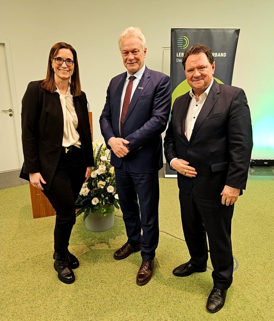 Vizepräsidentin des Lebensmittelverbandes, Charlotte Rosendahl, Bundesminister für Landwirtschaft, Ernährung und Heimat, Alois Rainer und n.n. (v.l. Foto: NewsMark)