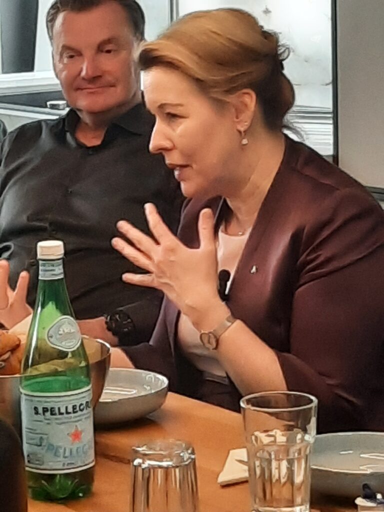 Küchen-Studio-Dialog mit Franziska Giffey (Foto: J. Wachsmuth)