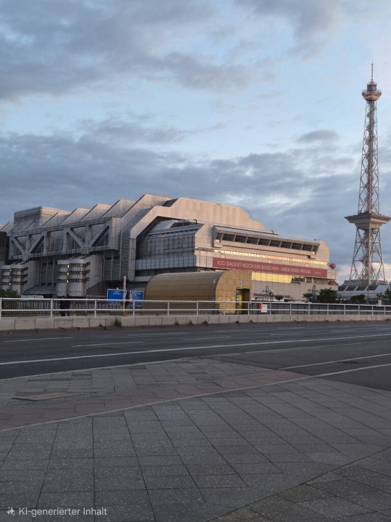 Das ICC Berlin wird Mega.... irgendwann oder jetzt (Foto: J. Wachsmuth) Bild mit KI verändert