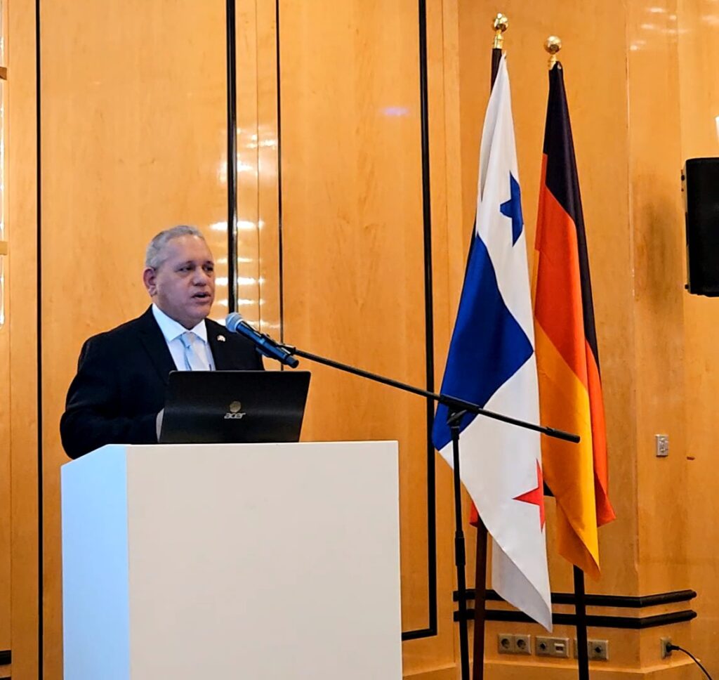 S.E. Vladimir A. Franco Sousa – Botschafter der Republik Panama in Deutschland, Jubiläumsrede in Berlin (Foto: C. Grosse)