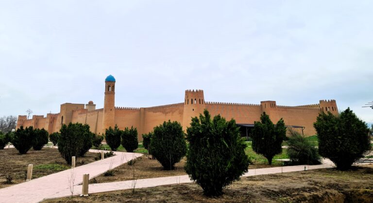 Das neue UNESCO-Weltkulturerbe: Die vollständige Festungsanlage von Hulbuk (Foto: C. Grosse)