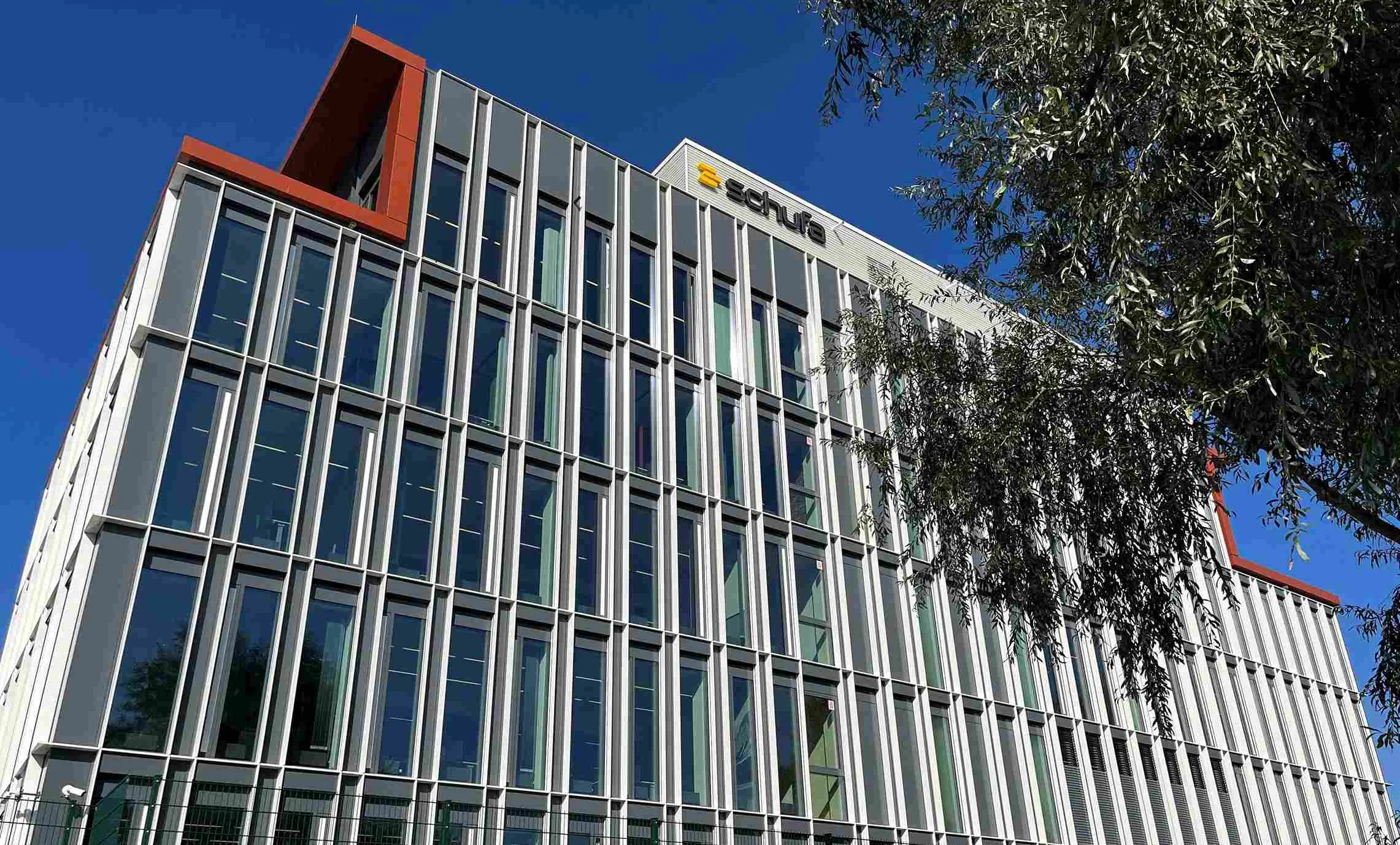 SCHUFA-Zentrale in Wiesbaden-Schierstein (Foto: SCHUFA)