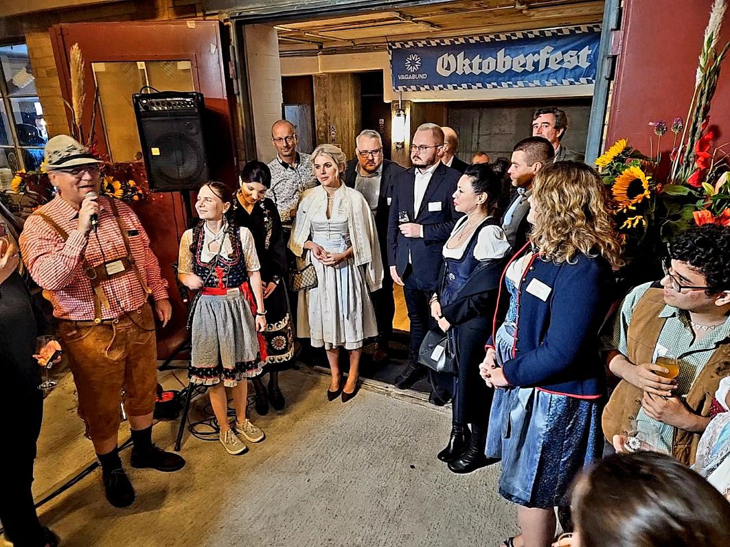 Feierliche Rede zum Oktoberfest des Ostausschusses der Deutschen Wirtschaft von Guido Janzen, Direktor Investor Relations DF Deutsche Forfait AG (Foto: C. Grosse)