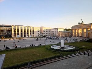 Blick auf den Pariser Platz am Brandenburger Tor (Foto C. Grosse)
