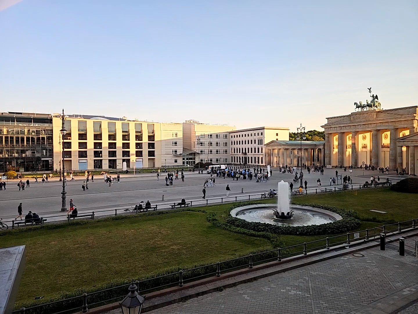 Blick auf den Pariser Platz am Brandenburger Tor (Foto C. Grosse)
