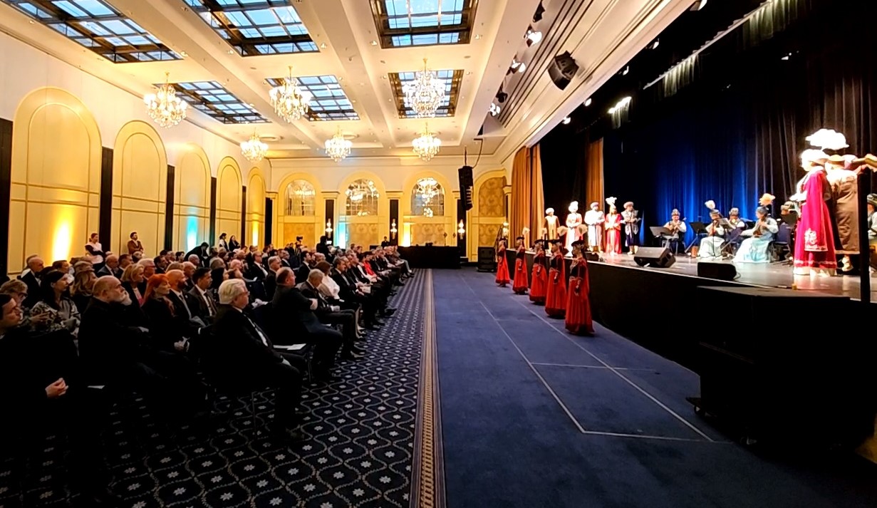Festkonzert anlässlich des Nationalfeiertages der Republik Kasachstan mit Künstlern aus der Region Kyzylorda (Foto: C. Grosse)