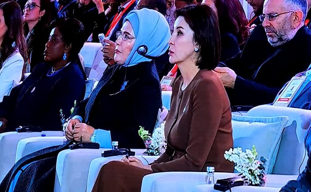 Türkische First Lady, Emine Erdoğan  und die usbekische First Lady und Vorsitzende der „Zamin“-Stiftung, Ziroat Mirziyoyeva (Foto: C. Grosse) 